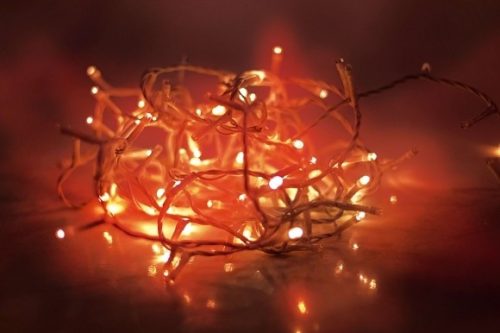 LED piros fényfüzér 8 programos vezérlővel fehér kábel 120