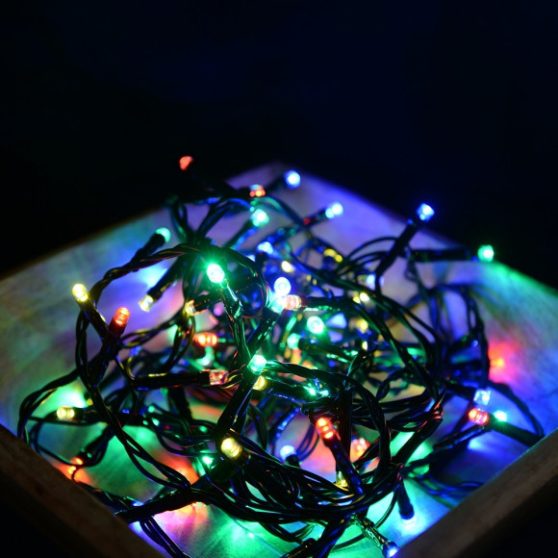LED többszínű fényfüzér 8 programos vezérlővel (fekete kábel)